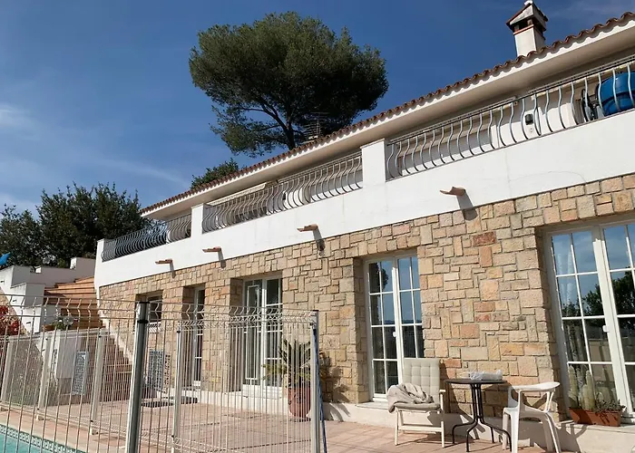 Maison De Ville Dans La Villa Brise Des Pins